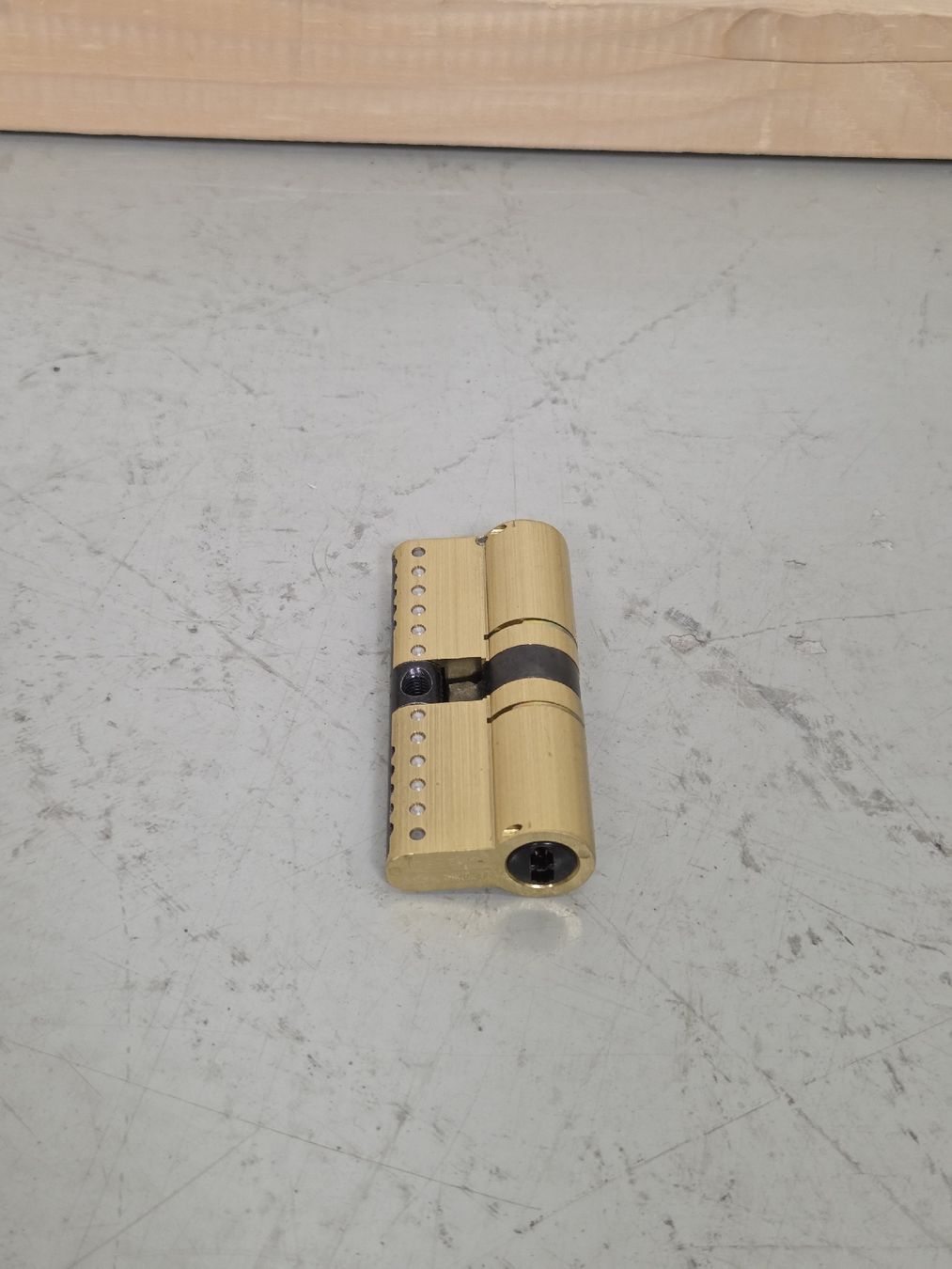 Cilindri per serratura: TESA ASSA ABLOY TK100 Sicherheitszylinder – Nuovo (secondo la descrizione) da Cham venduto da _DealFactory_ 2