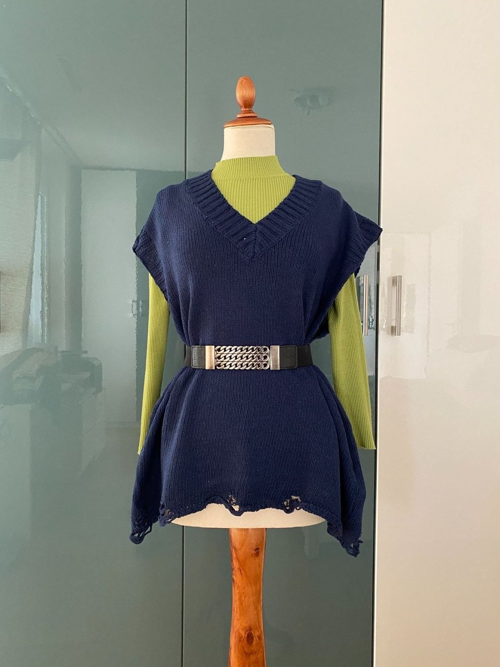 Maglioni & Felpe: Pullover armlos dunkelblau M/L/XL – Usato da Duebendorf venduto da Alexandertreyer