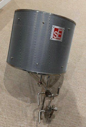Microfoni: SE Electronics Reflexion Filter Pro für Gesangsaufnamen – Usato da Baar venduto da Wolferich 1