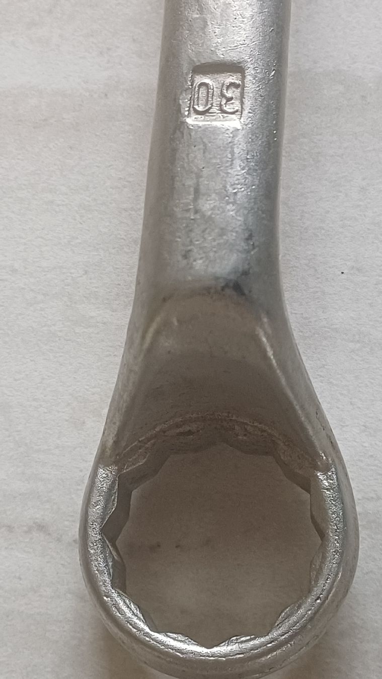 Schlüssel: Grosser Ringschlüssel  – Gebraucht aus Flawil von Pinkmalibu 3