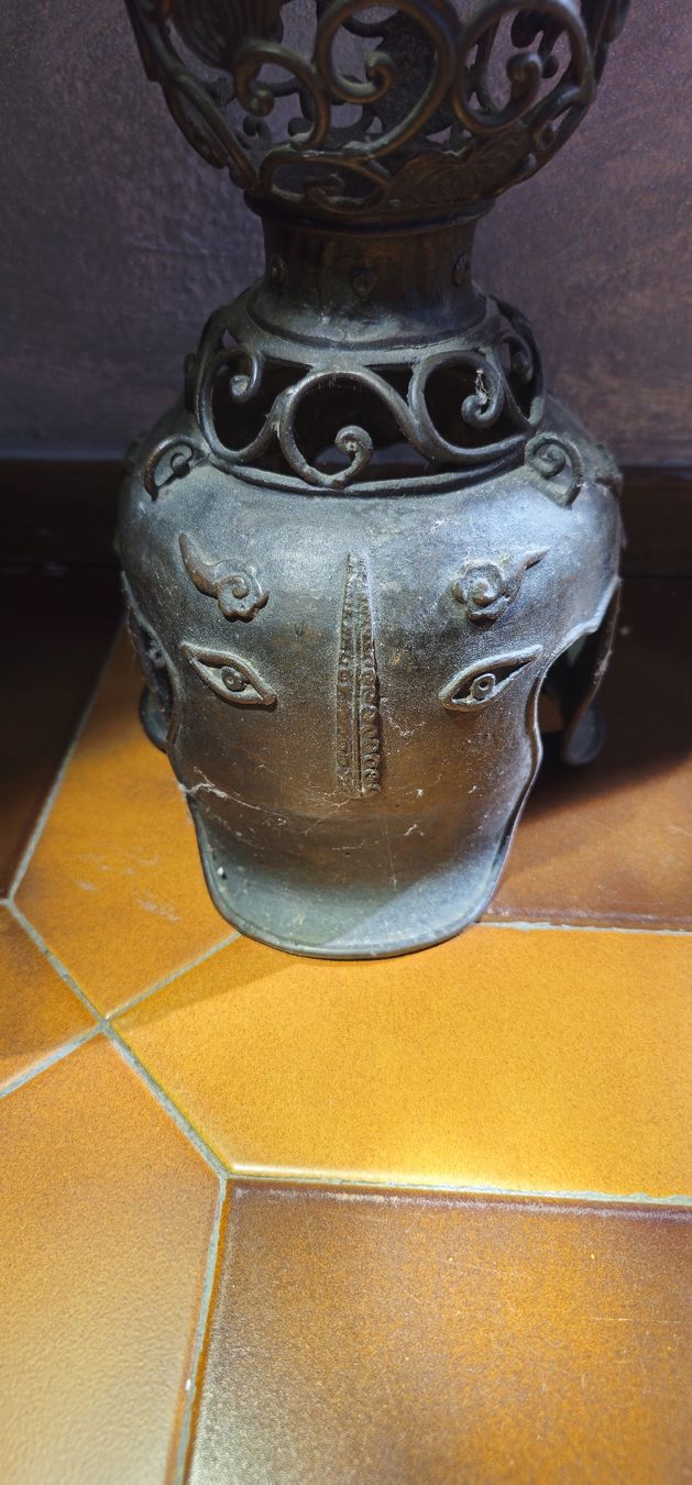 Vasen & Gefässe: Alte Japanische Bronze Candlestick – Gebraucht aus Losone von del_yh97 4