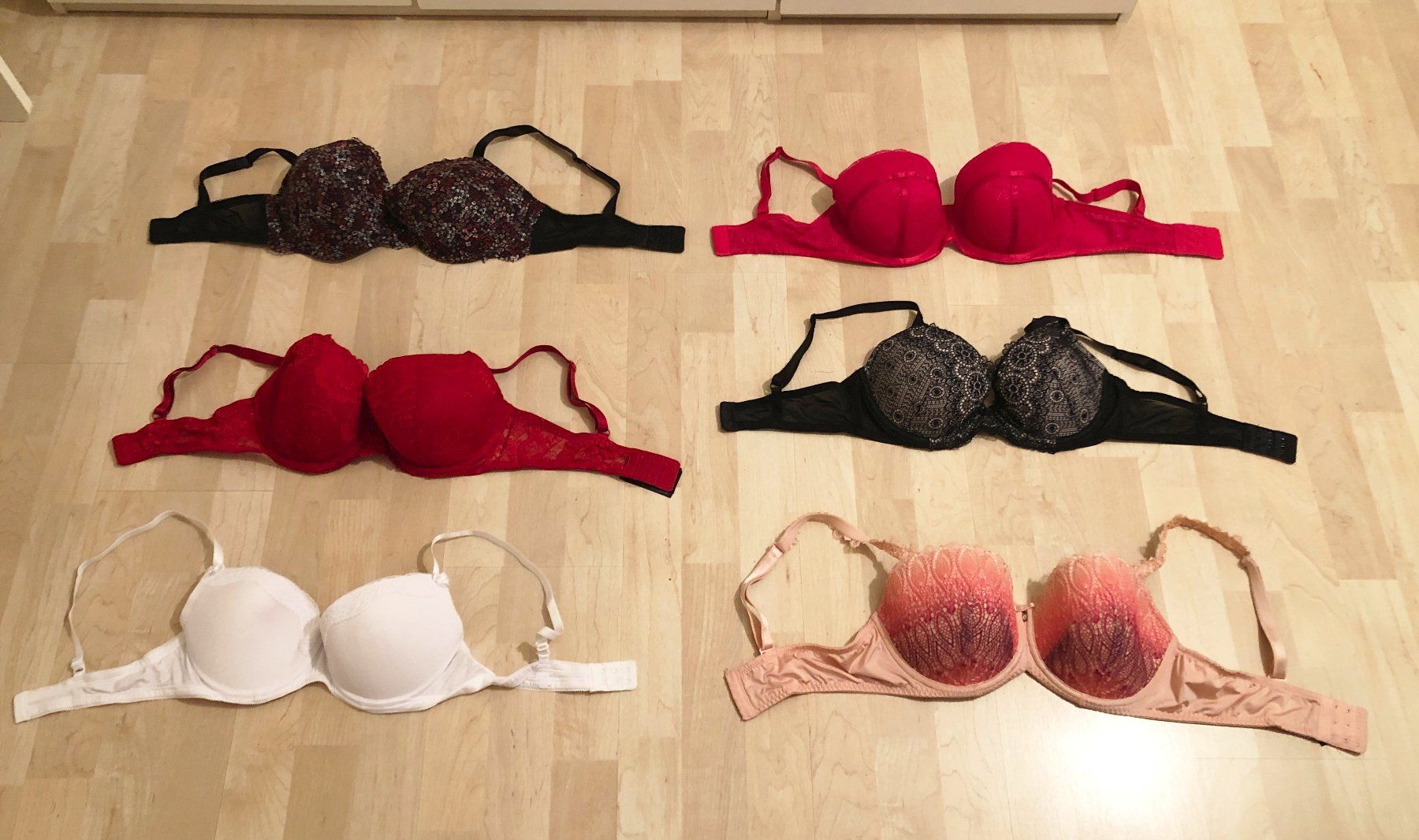 Altra biancheria intima: Büstenhalter Grösse 80D - 6 Stück – Nuovo (secondo la descrizione) da Glattbrugg venduto da Ariel012 1