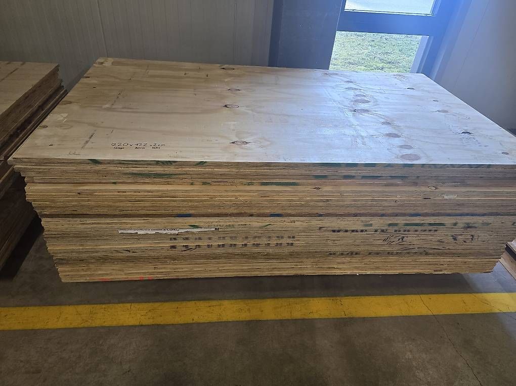 Articoli in legno: Massive Holzplatten  20CHF pro Stück – Usato da Schwerzenbach venduto da emirdaglim03 1