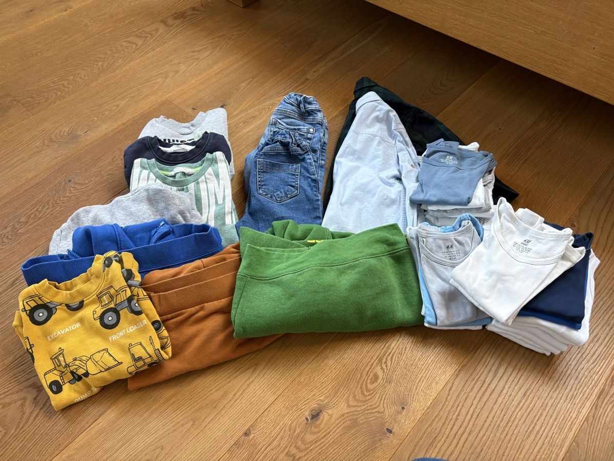 Kleiderpakete & -sets: Kleiderpaket Junge gr. 98 – Gebraucht aus Bürglen OW von vofefi88