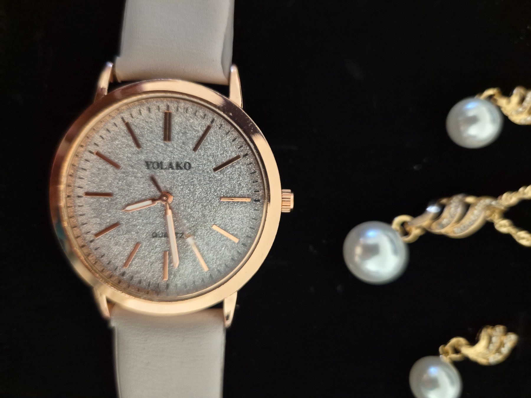 Orologi: Schmuckset mit Uhr beige – Nuovo e nell'imballaggio originale da Würenlos venduto da sul_cm8q 1