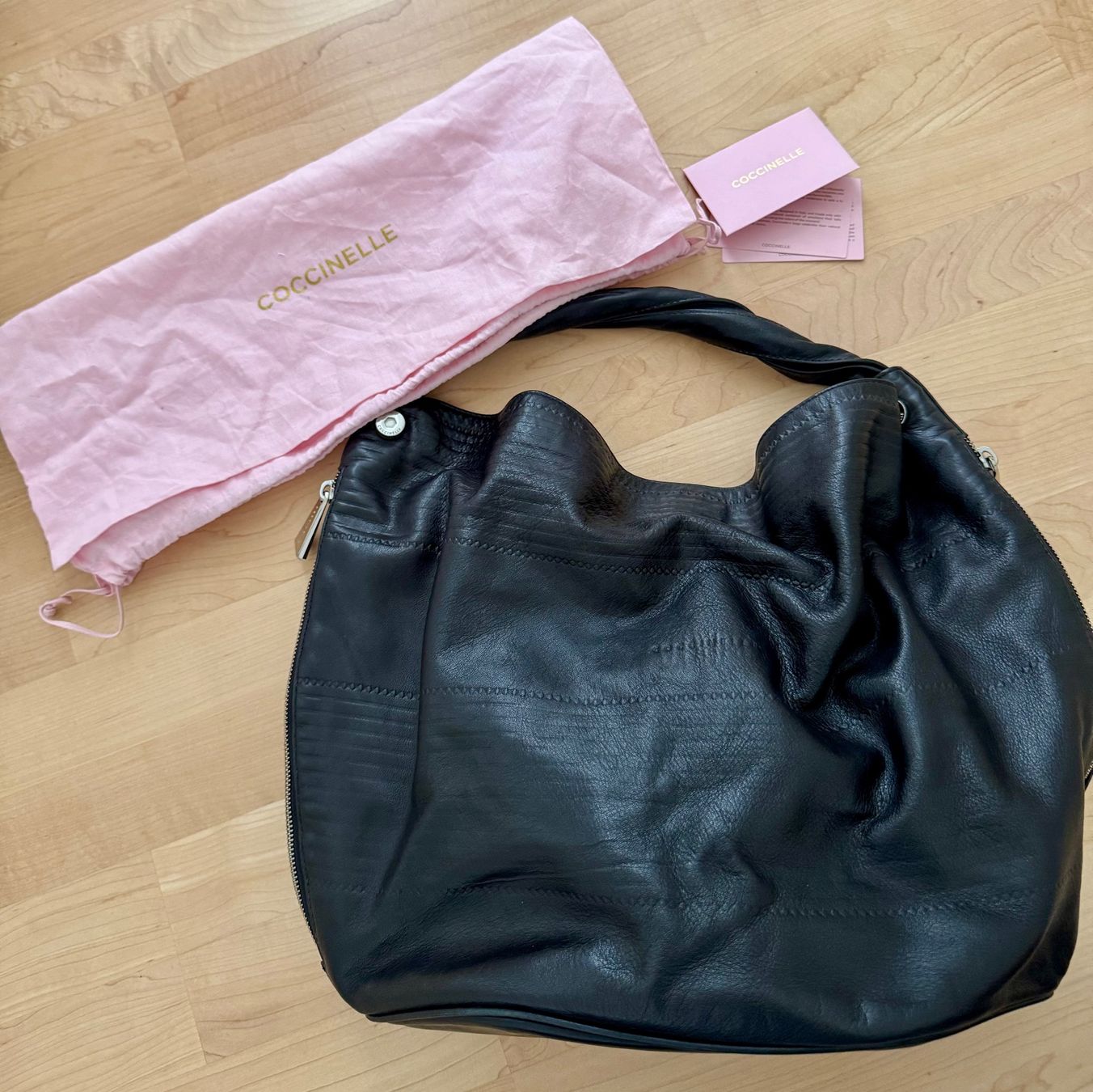 Borse da donna: Wunderschöne schwarze Ledertasche von Coccinelle – Usato da Männedorf venduto da Positive81 1