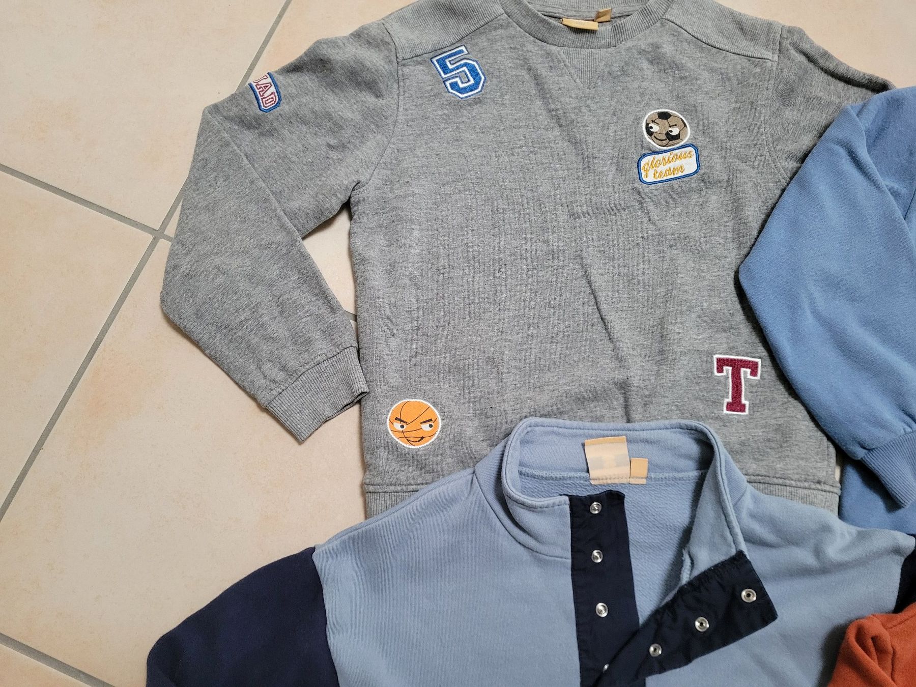 Maglioni & Felpe: Pullover  Kinder  Gr. 128  4. Stk – Usato da Henau venduto da AXAA 2