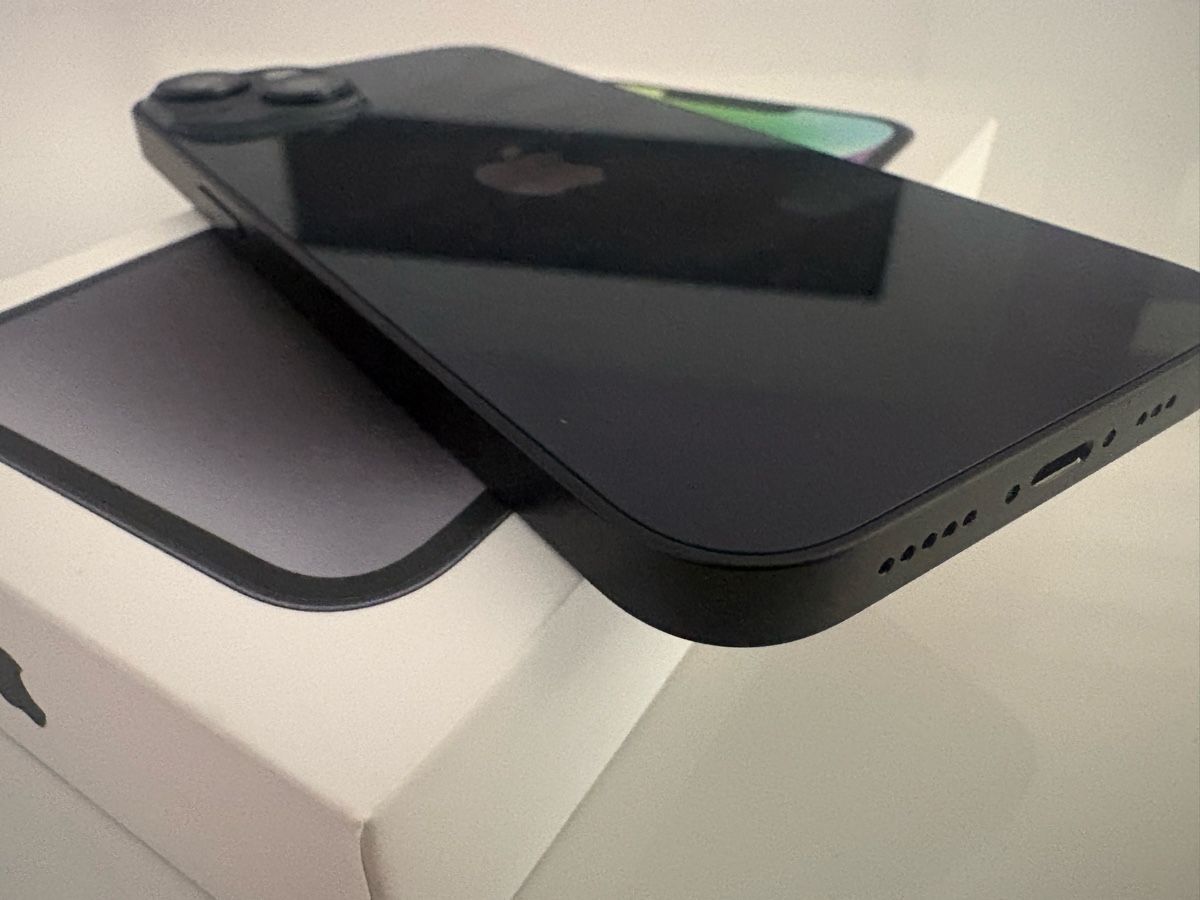 Apple Telefoni cellulari / Smartphones: Top iPhone 14, 128 GB, midnight – Nuovo (secondo la descrizione) da Ostermundigen venduto da Ital12 5