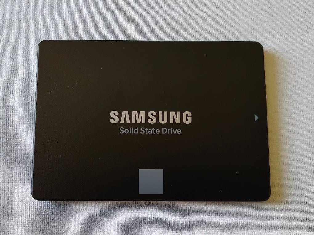 Dischi rigidi: Samsung Evo860 2.5 Zoll 1TB SSD – Usato da Zürich venduto da Chogussy