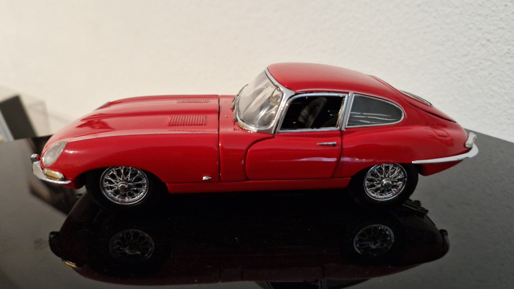 Franklin Mint Voitures modèles: Jaguar E-Type Franklin Mint 1:24 – D'occasion à Rütihof par SonneMondSterne1985