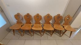 6 Stabellen-Stühle mit Herz - massiv Buche lackiert