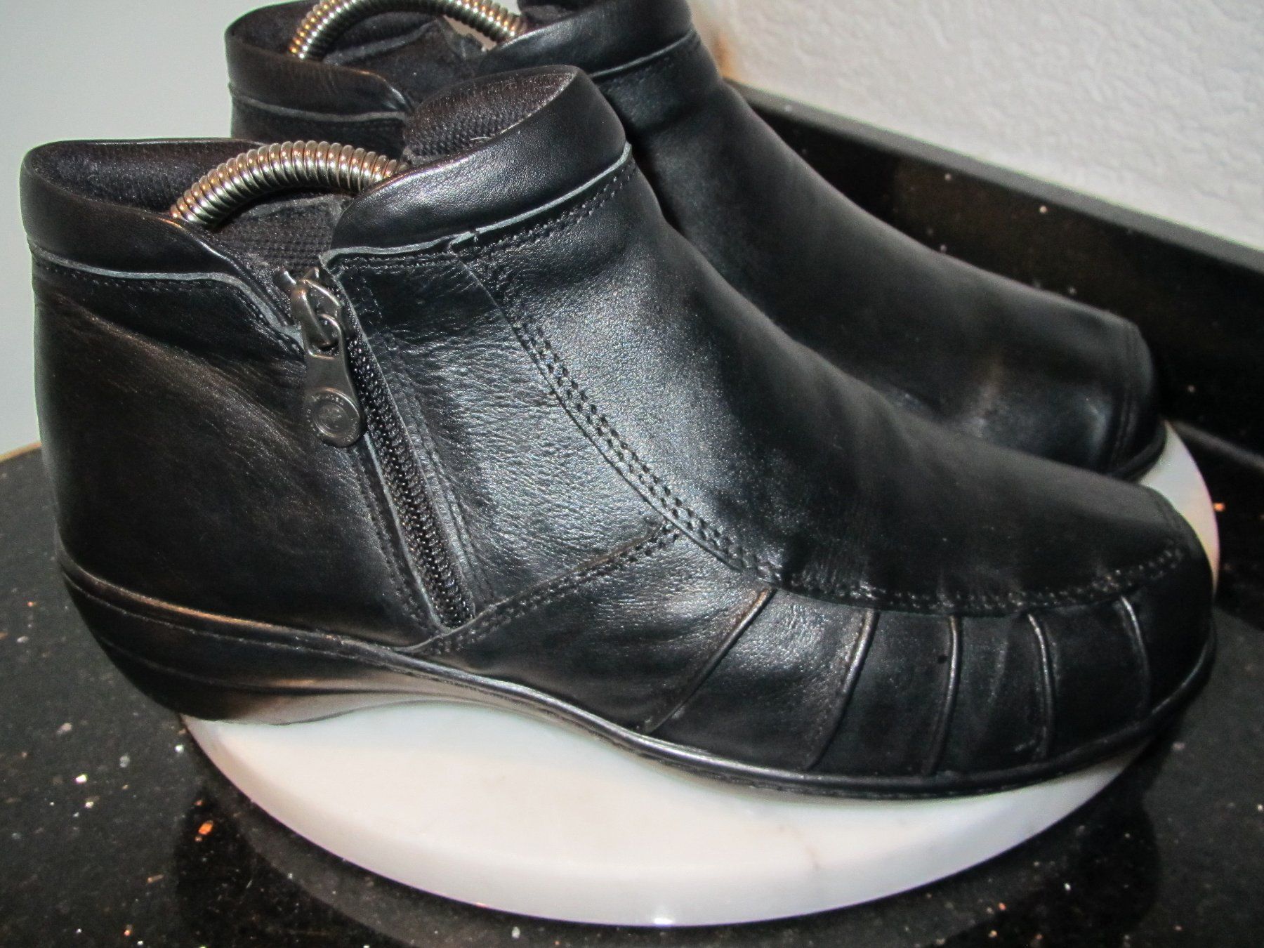 Damenschuhe: BOTTINES MIS - SAISON ELENA EDEN CUIR NOIR – Gebraucht aus Murten von Selliot