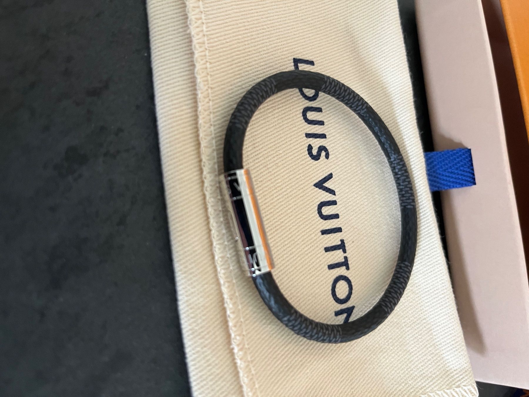 Louis Vuitton Bracelets: Louis Vuitton Armband Damier Graphit – Neuf avec emballage d'origine à Metzerlen par DG71 1