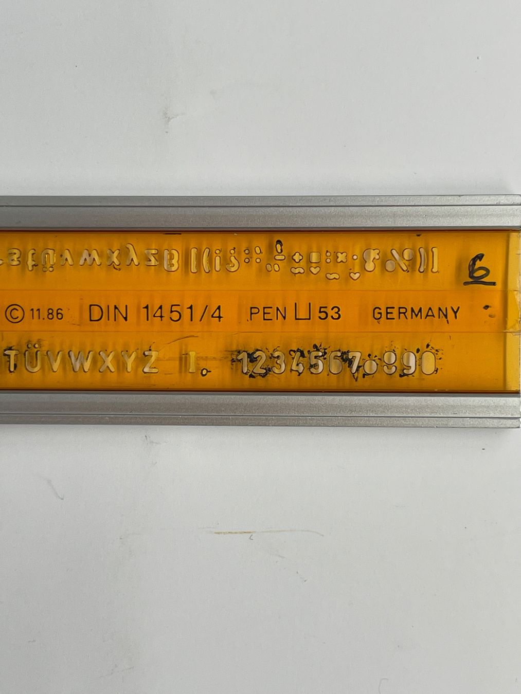 Sciablone: Schreibschablone Standardgraph, Höhe 3 mm, Nr. 6 – Usato da Matzingen venduto da carola71 2