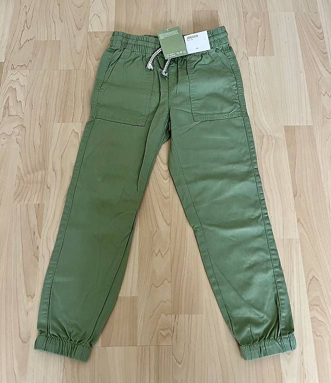 H&M Pantaloni: Neue JOGGPANTS,  Hose H&M Gr.122 – Nuovo e nell'imballaggio originale da Beckenried venduto da Vseza10