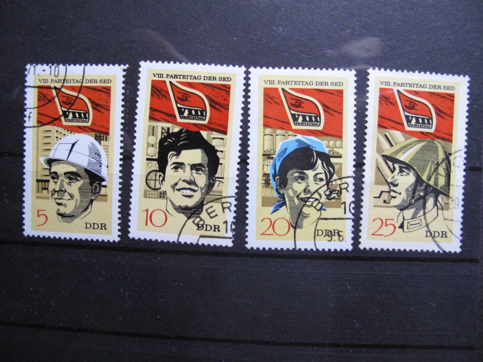 Tutti i francobolli: DDR 1971 Parteitag SED gest. – Usato da Wil SG venduto da fva01