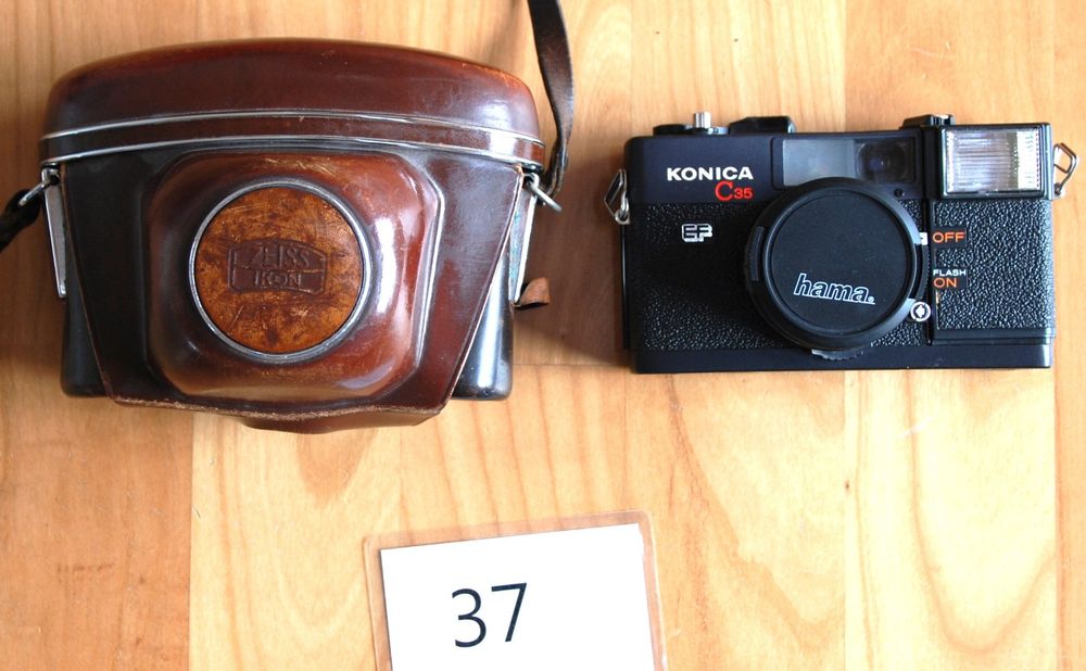 Konica Appareil photo: Contaflex-Zeiss/ Konica Analogkamera 2 Stk. – D'occasion à Bottighofen par Absaras