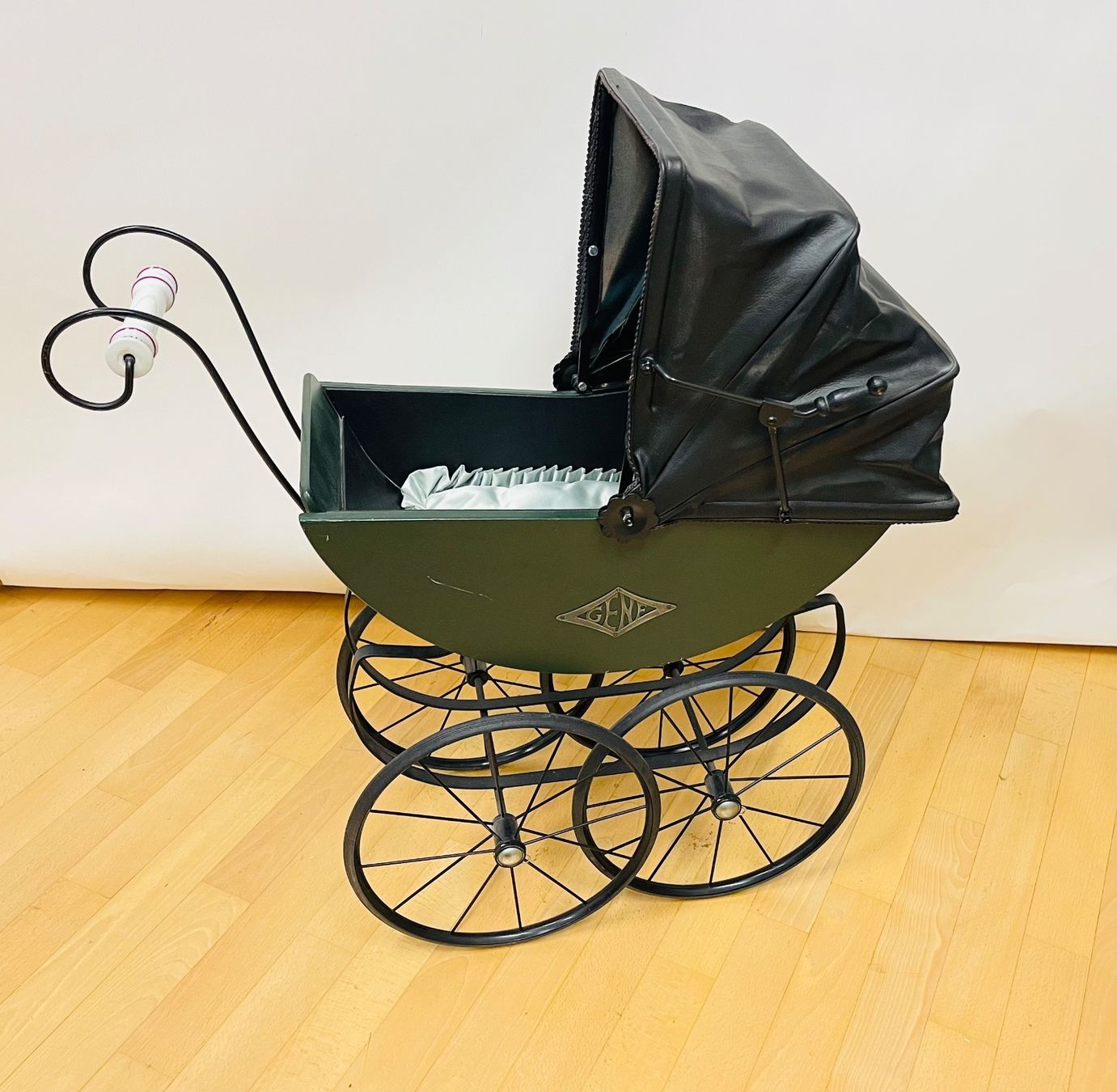 Carrozzine per bambole: Puppenwagen, ATELIER – Usato da Olten venduto da ELHANDEL 1