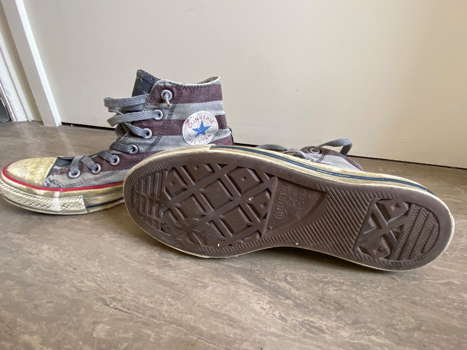 Converse Scarpe da donna: Sneaker Converse distressed, Grösse 5 1/2 (ca. 38-38.5) – Nuovo (secondo la descrizione) da Romanshorn venduto da nordicfitness 2