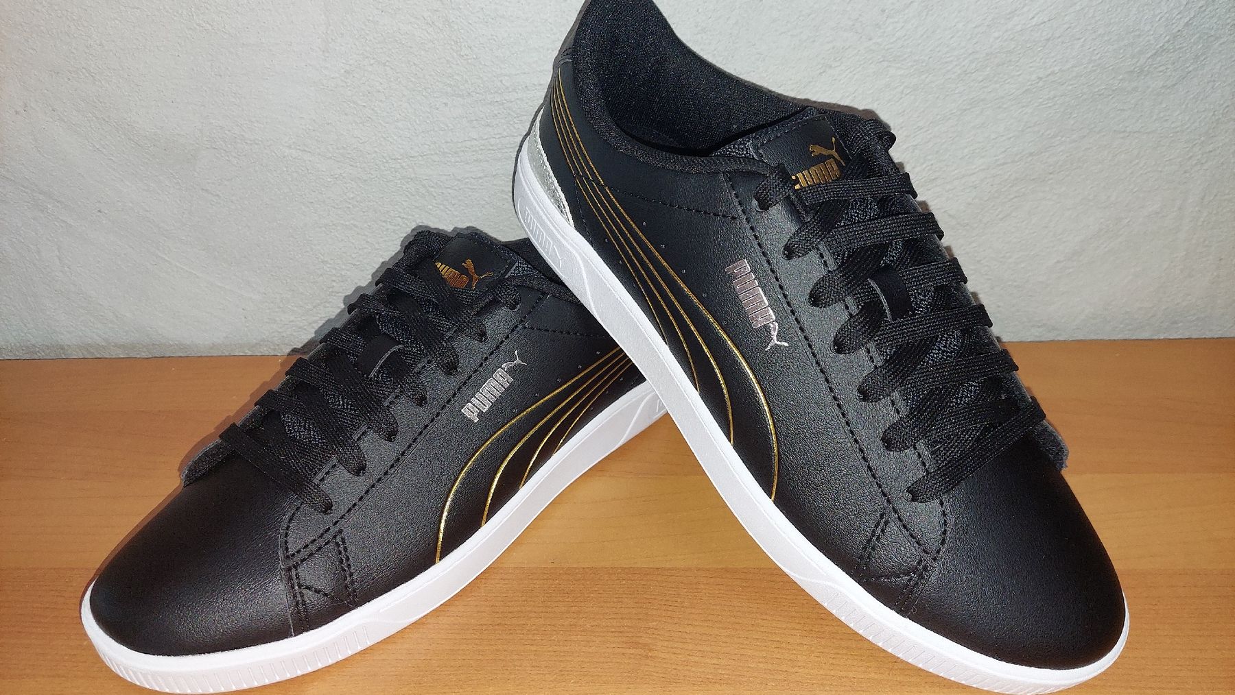 Puma Damenschuhe: Baskets Puma Vikky V3, Neuves, taille 40 - 40,5 – Neu und originalverpackt aus marsens von gag03