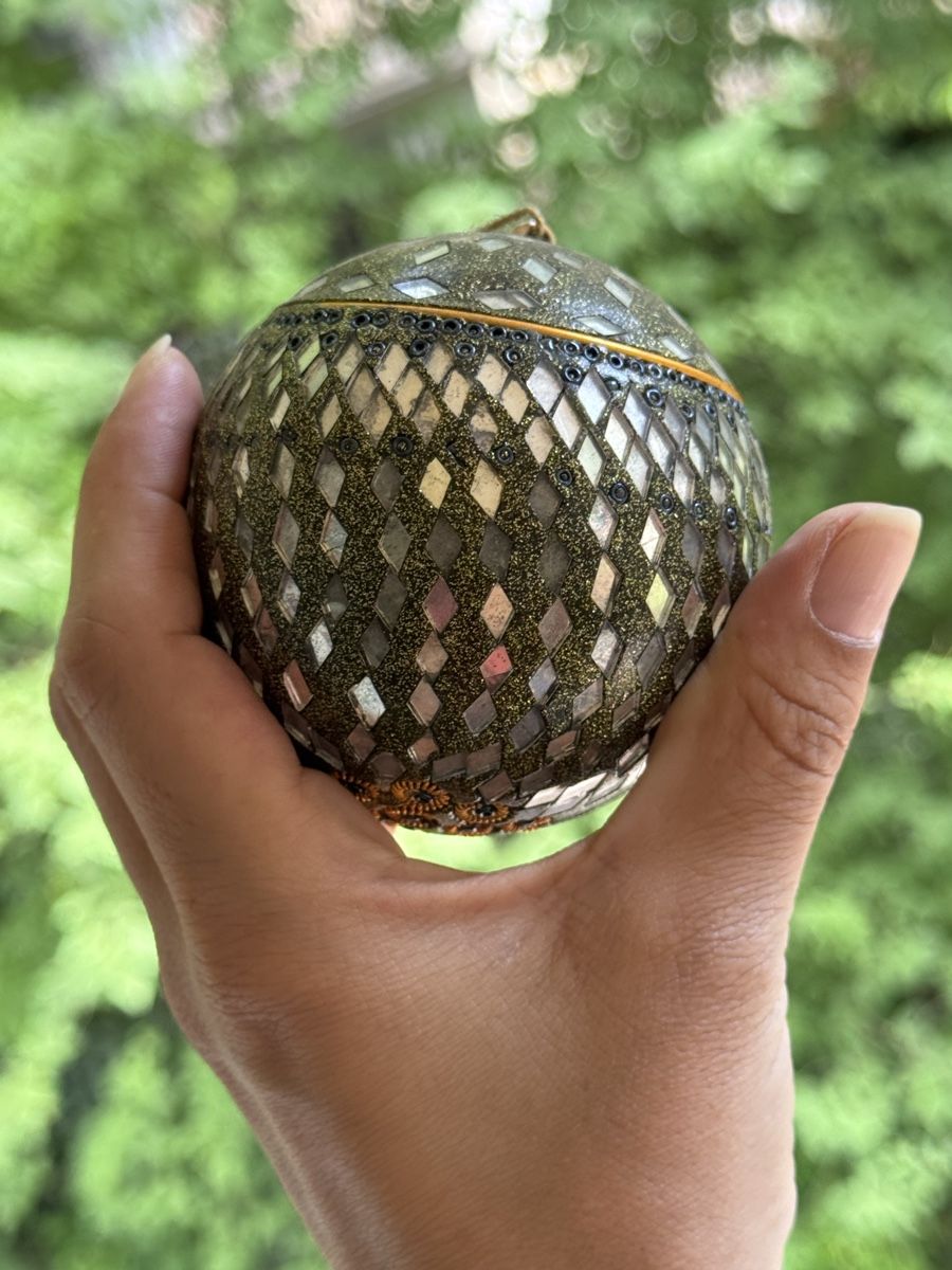 Tutte le decorazioni: Mosaic Orb Decorative Item - Unique Handcrafted Accent Piece – Usato da Zürich venduto da olalinda 6