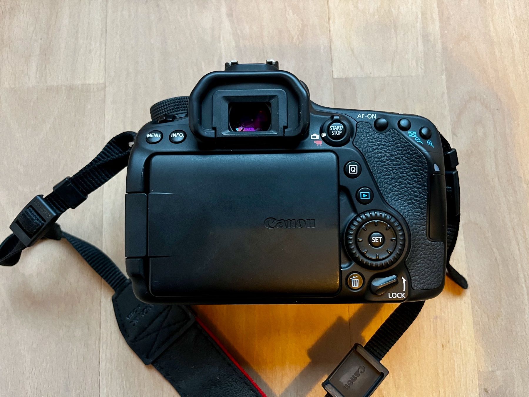 Canon Kamera: CANON EOS 80D & 2 OBJEKTIVE – Gebraucht aus Meilen von  2