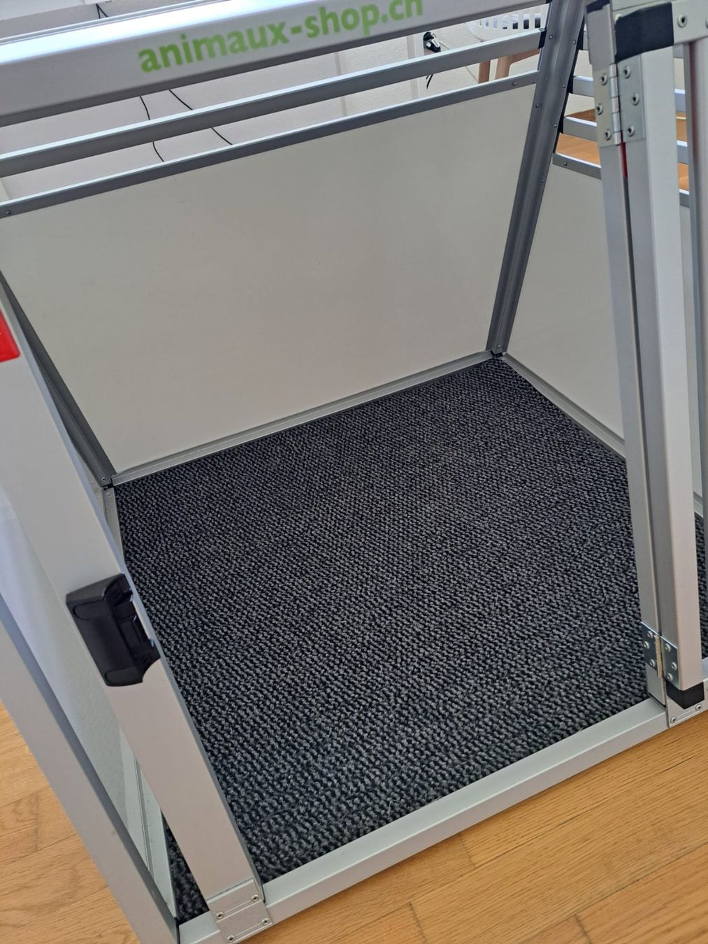 Gabbie, trasporto & Sicurezza: Auto-Hundebox von Swiss-Dogbox.ch – Nuovo e nell'imballaggio originale da Herdern venduto da elur 3