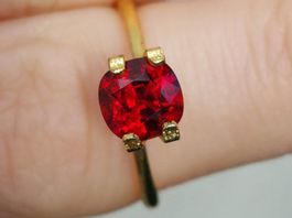 Flash sale !!! Spinel Vivid Deep Red 1.40 ct Certified