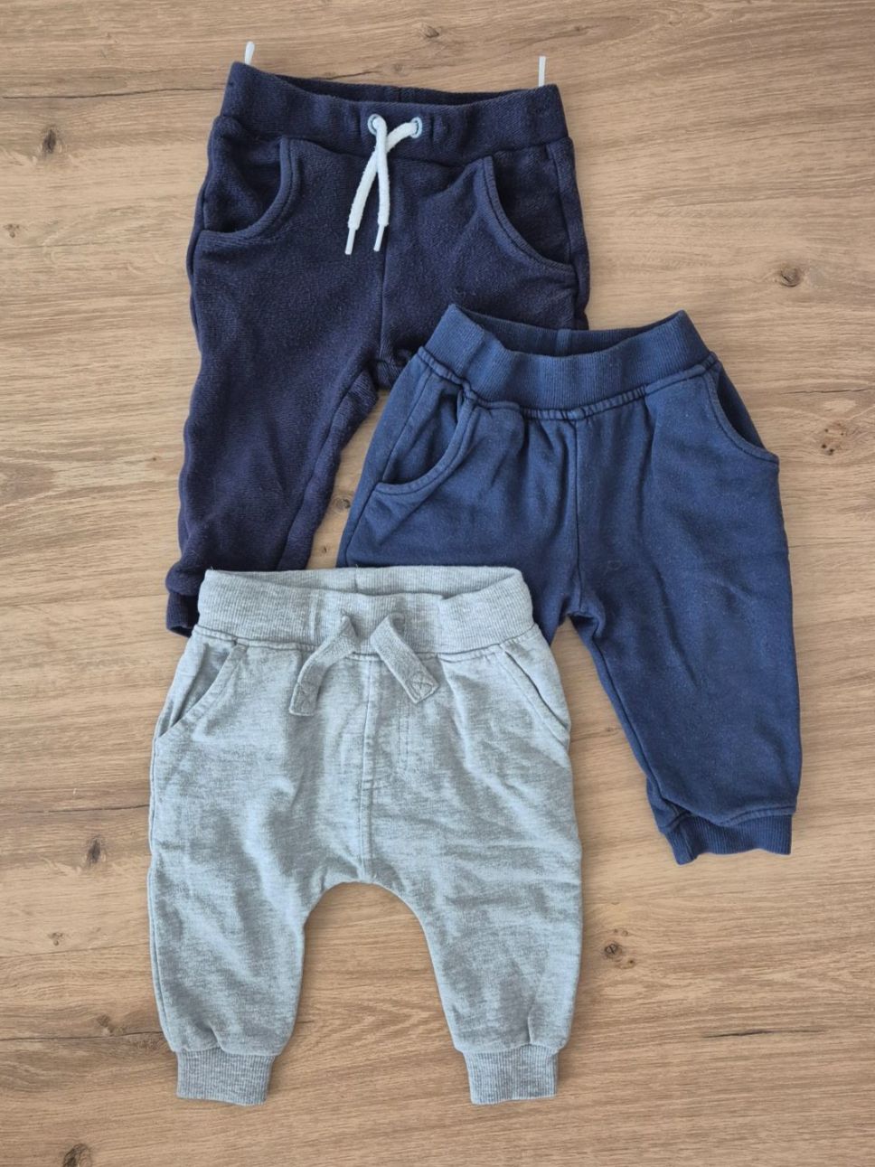 Lotti & Set di vestiti: Bequeme Hosen, Gr. 74 – Usato da Ettenhausen TG venduto da Melanie_K.