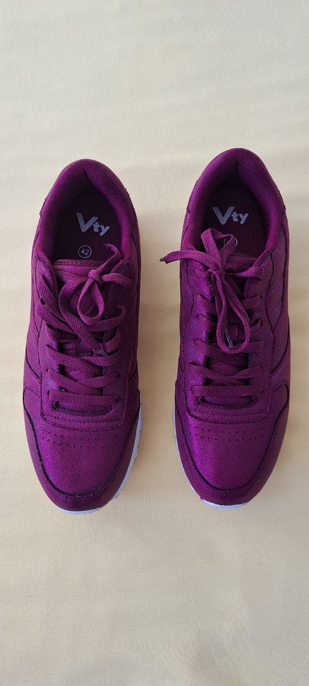 Scarpe da donna: Baskets VTY violet-prune, Taille 42, NEUVES – Nuovo e nell'imballaggio originale da Meyrin venduto da gazon02