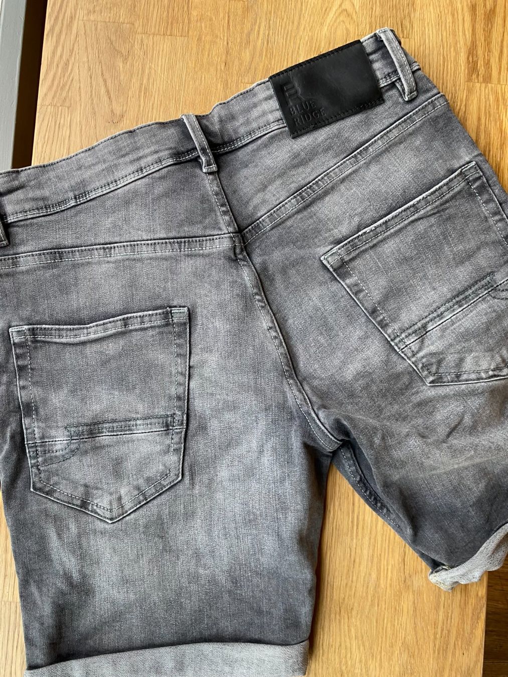 We Jeans: Jeansshorts anthrazit, WE, Herren, 28 – Usato da Zeiningen venduto da Carettacaretta69 2