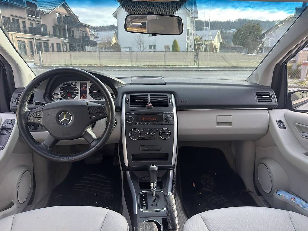 Automobili: Mercedes  – Usato da Schönenwerd venduto da GMAF 1