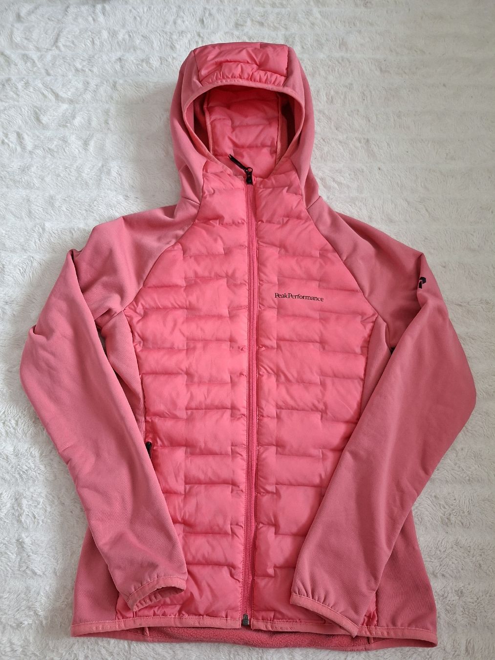 Peak Performance Jacken: Veste Peak Performance rose taille S,  – Gebraucht aus Renens VD von ser_j2fn