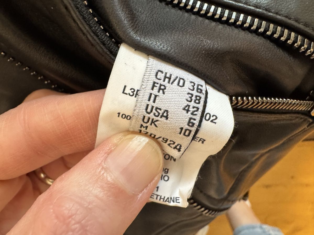Bally Giacche: Schwarze Lederjacke von Bally NEU! – Nuovo (secondo la descrizione) da Wallisellen venduto da ShoppingQueen9 5