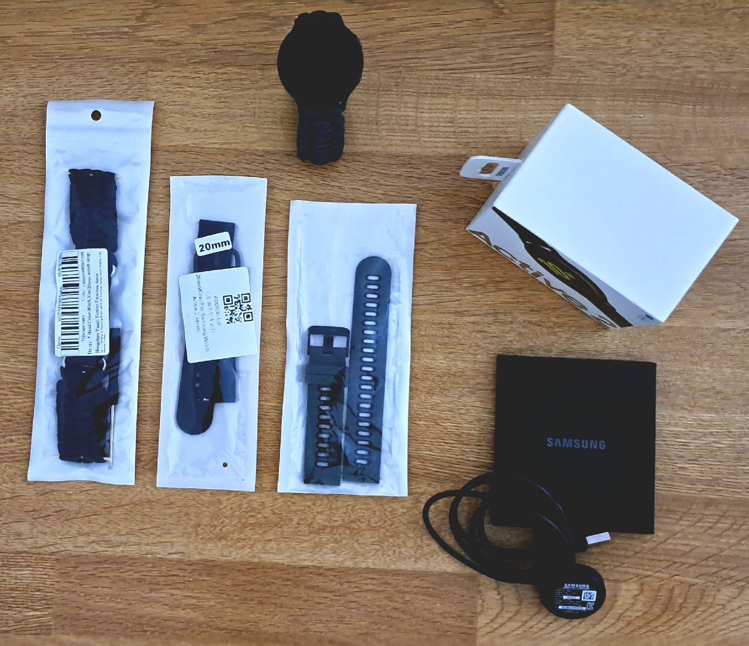 Samsung Smartwatch: SAMSUNG GALAXY WATCH ACTIVE 2 / Nuovo – Nuovo (secondo la descrizione) da Arcegno venduto da ProFamily 1