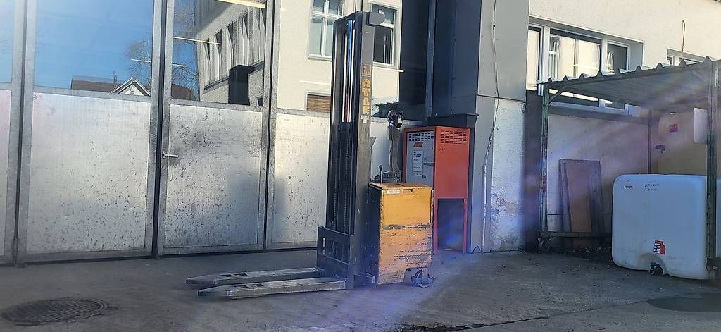 Carrelli elevatori e a forche: Hochhubwagen Atlet – Usato da Müllheim Dorf venduto da MBOTechnik 1