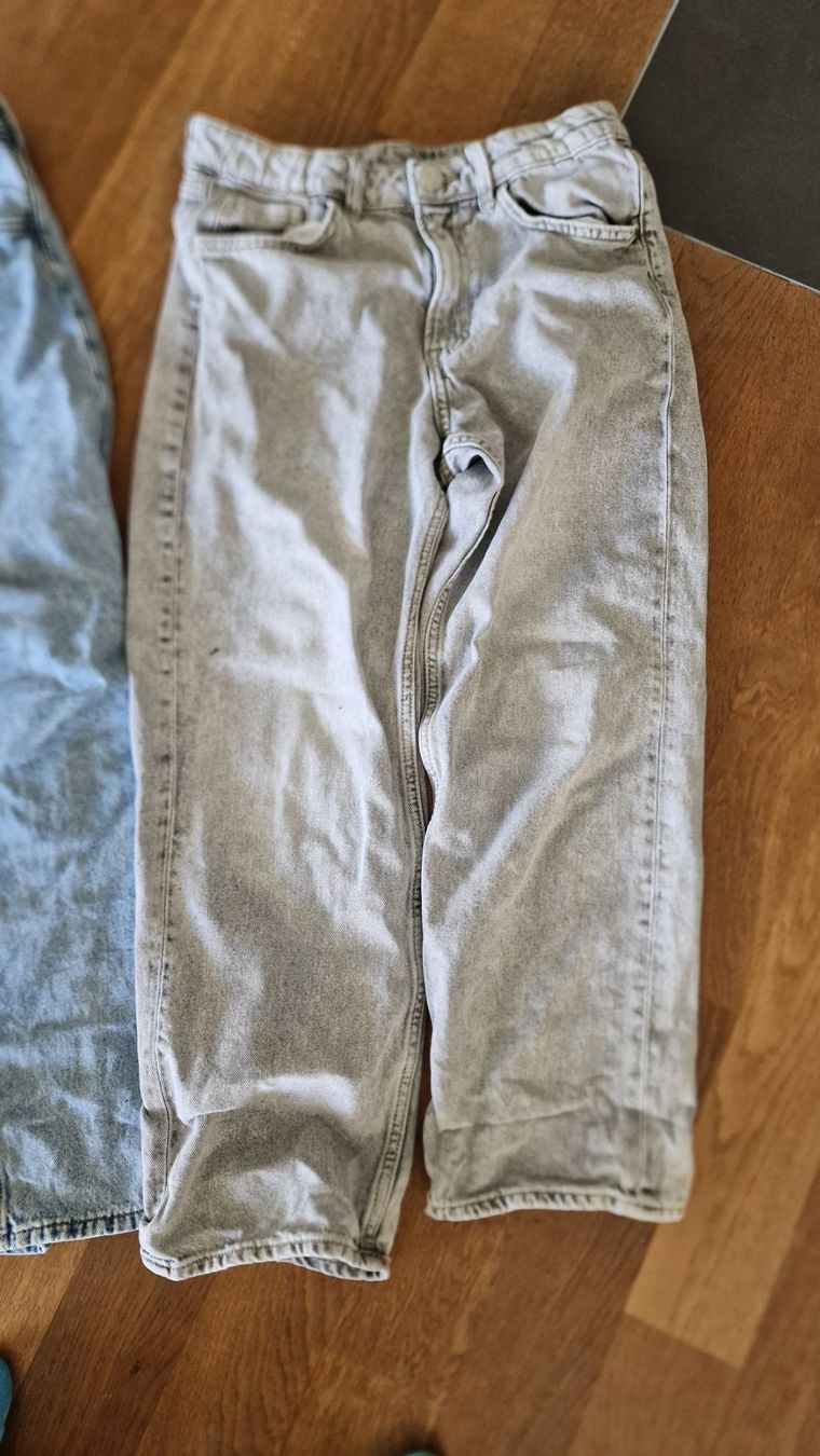 H&M Pantaloni: 2x Jeans – Usato da Kerns venduto da onewayticket 1
