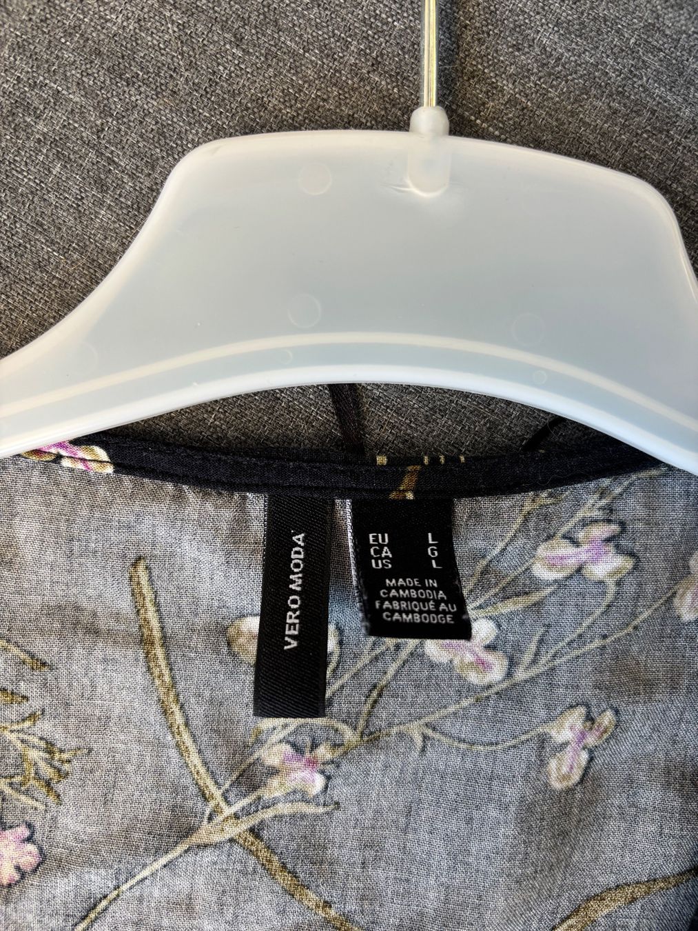 Vero Moda Blusen: Vero Moda Bluse VMEASY TIE Grösse L – Gebraucht aus Brugg AG von ann_stf7 2