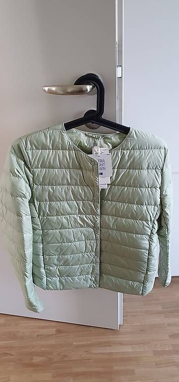 Giacche: 2 Uniqlo Daunenjacken – Usato da Zürich venduto da zuHause75 1