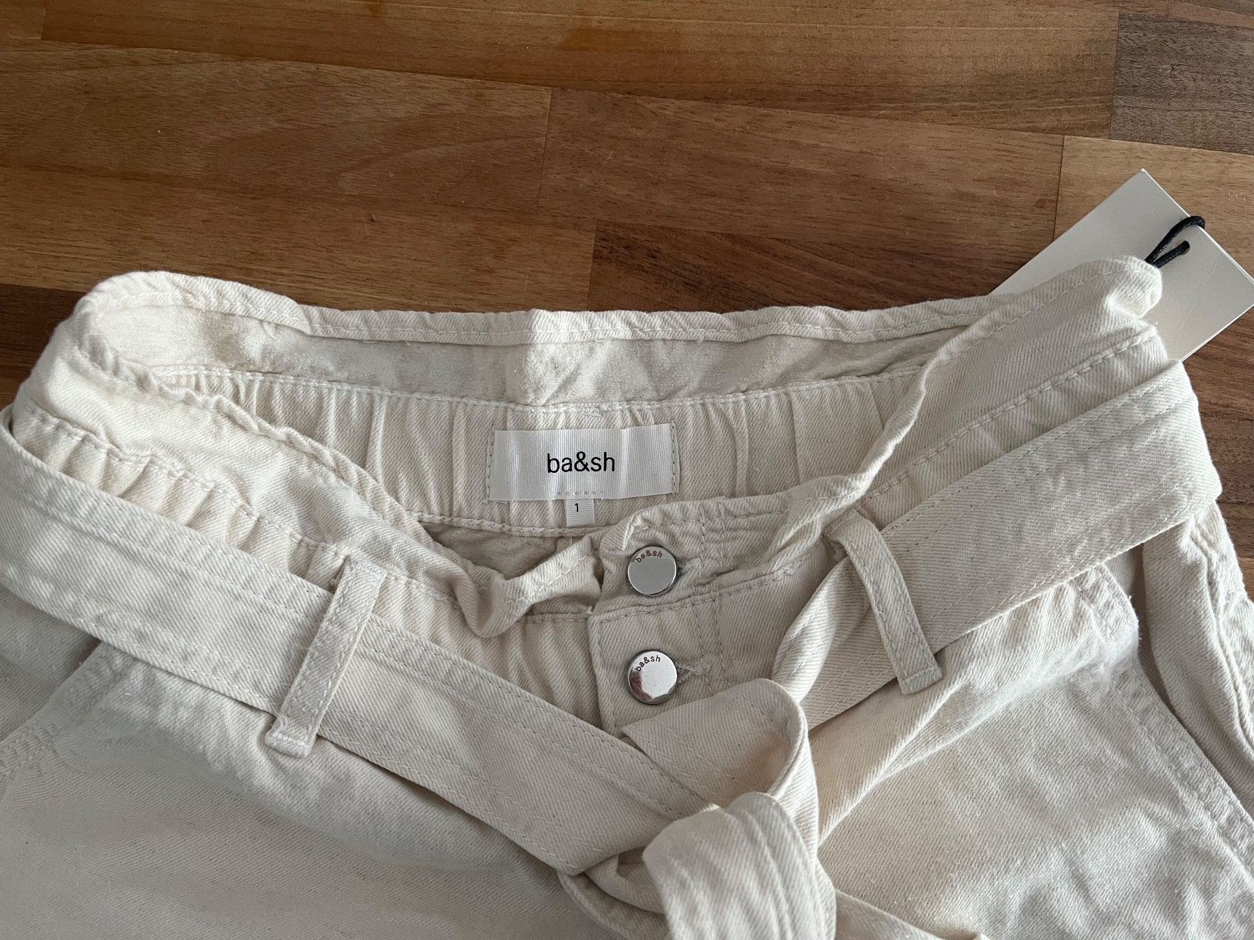 Ba&Sh Pantaloni: Neue BA&SH Bio B Shorts mit Etikette – Nuovo e nell'imballaggio originale da Wettingen venduto da epe_9vbf 7