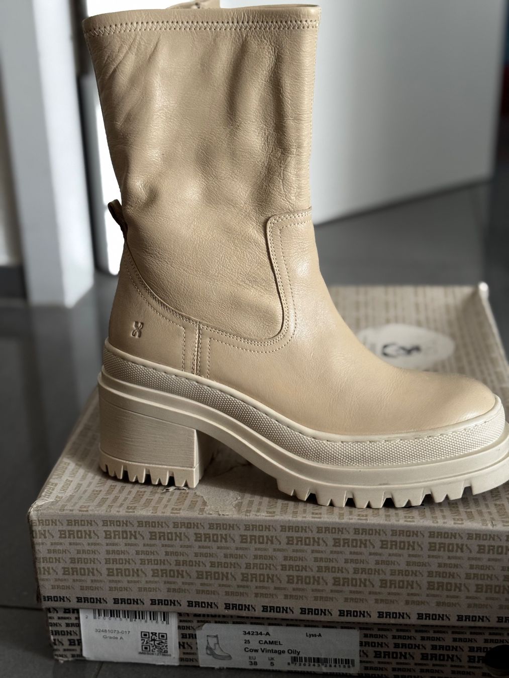Scarpe da donna: Bronx Stiefeletten Camel Vintage Gr.38 – Nuovo (secondo la descrizione) da Oberwangen b.Bern venduto da And88