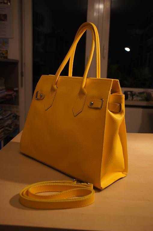 Borse da donna: Handtasche Farbe Gelb – Nuovo e nell'imballaggio originale da Männedorf venduto da Mis_nl7l 2