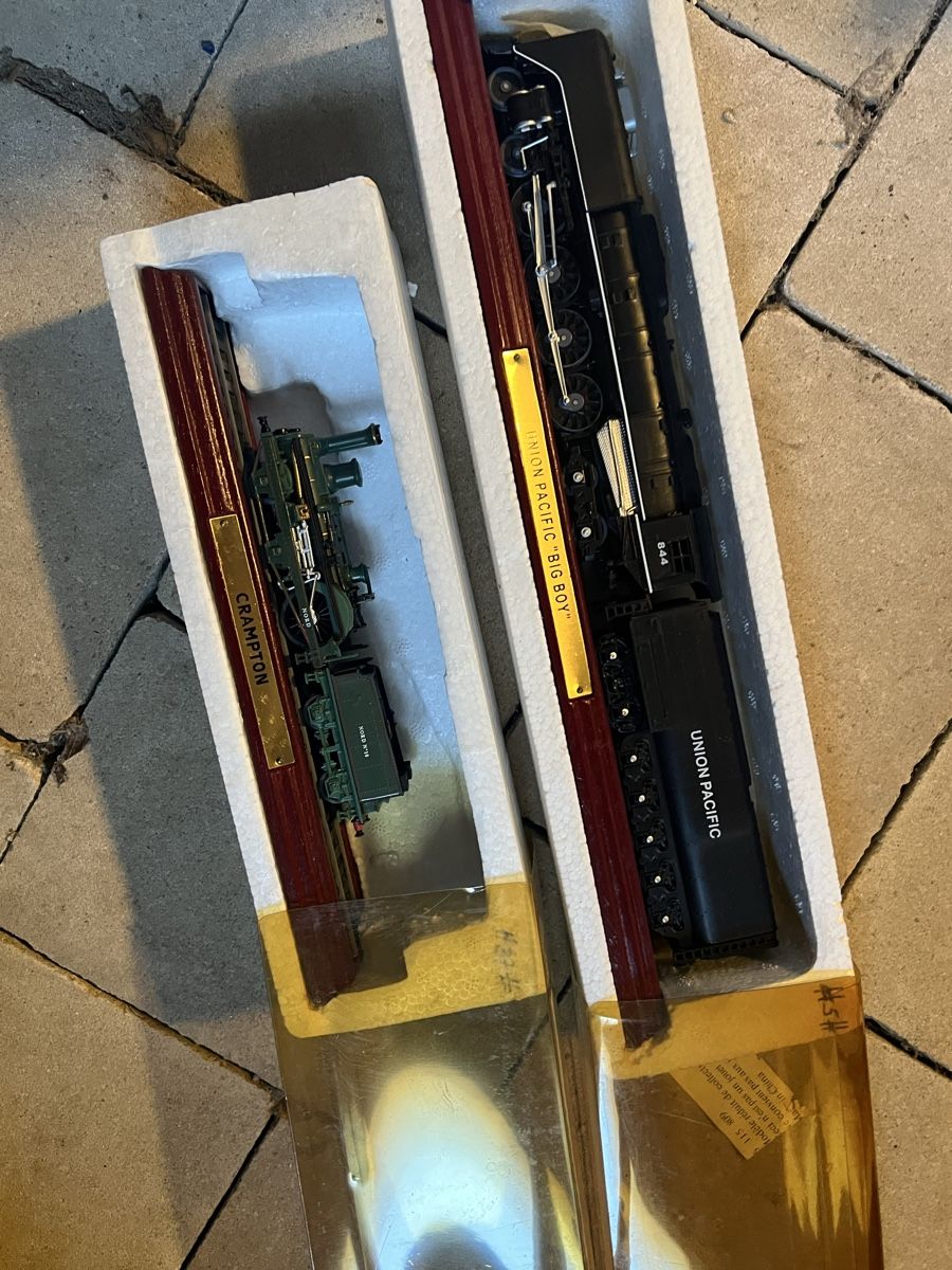 Modellini di ferrovie: Modelleisenbahn Lokomotiven 9Stk – Usato da Dittingen venduto da Bellevista
