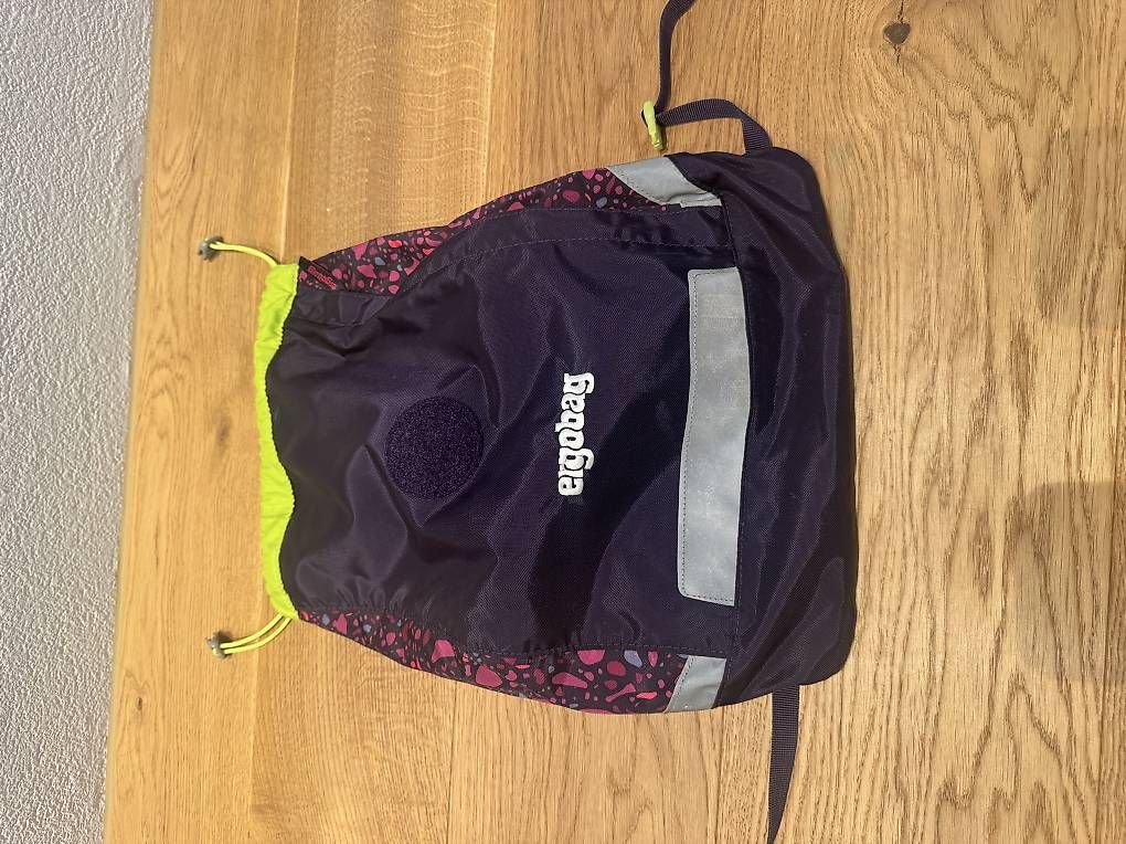 Borse & Zaini: Ergobag Cubo lila inkl. Turnbeutel & Zubehör – Usato da Gipf-Oberfrick venduto da tanjahasler 2