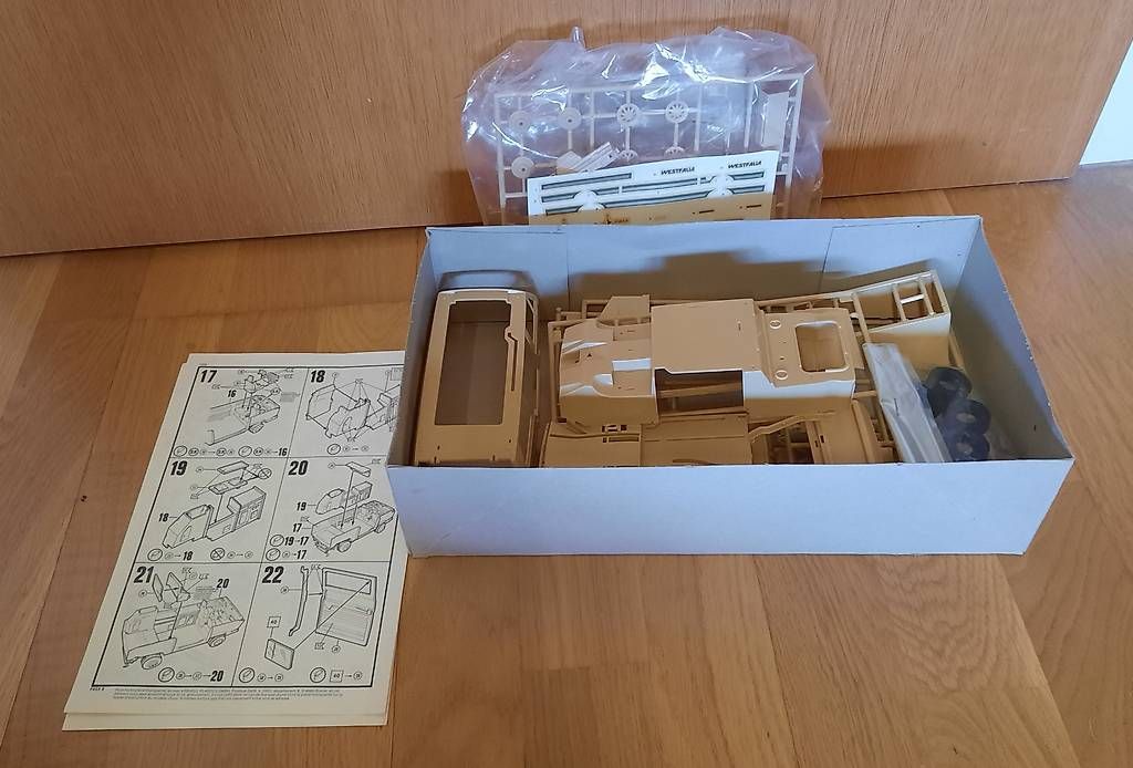 Volkswagen Modellautos: VW Camper Bausatz – Gebraucht aus Giswil von aethra 2