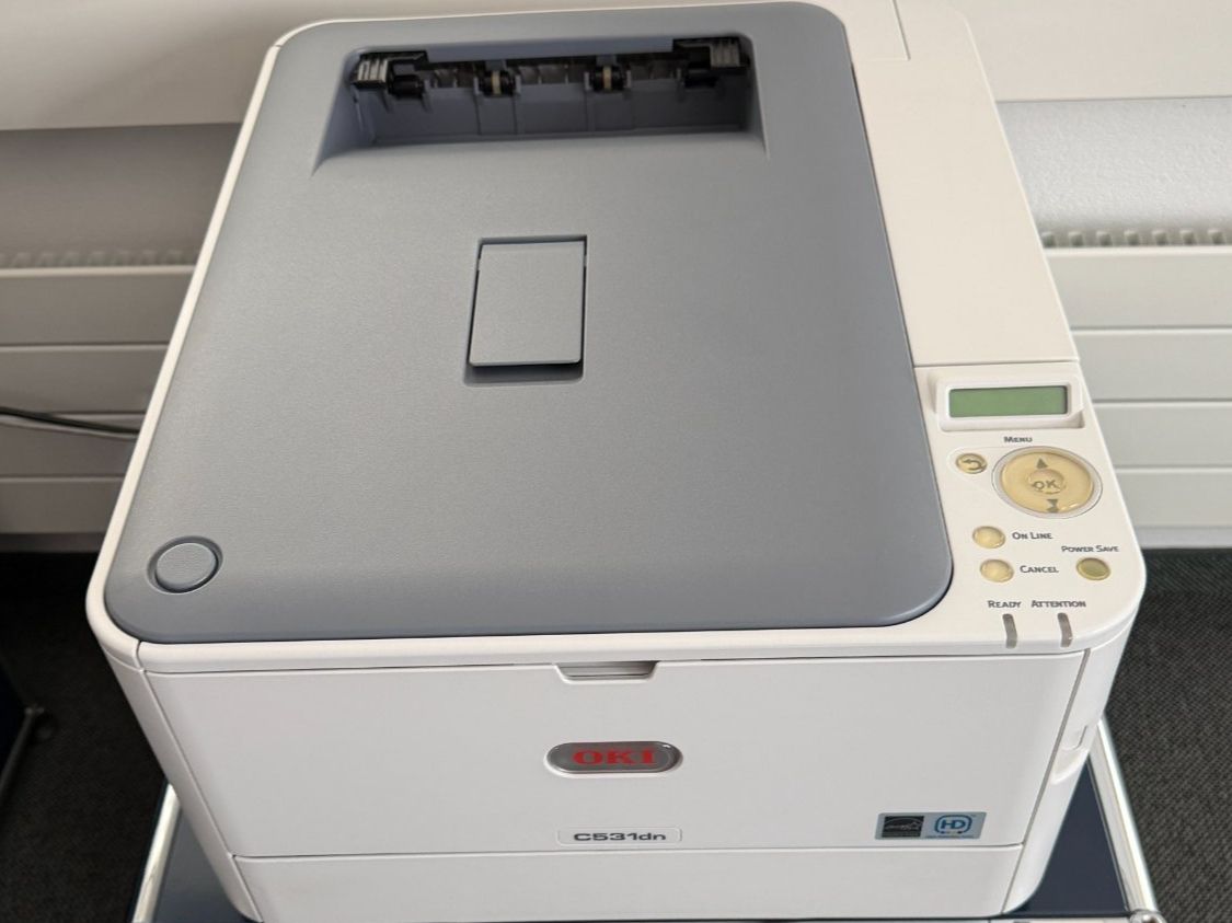 Oki Stampanti: OKI C531dn Farblaser Drucker gebraucht mit Zubehör – Usato da Wollerau venduto da ingo8832