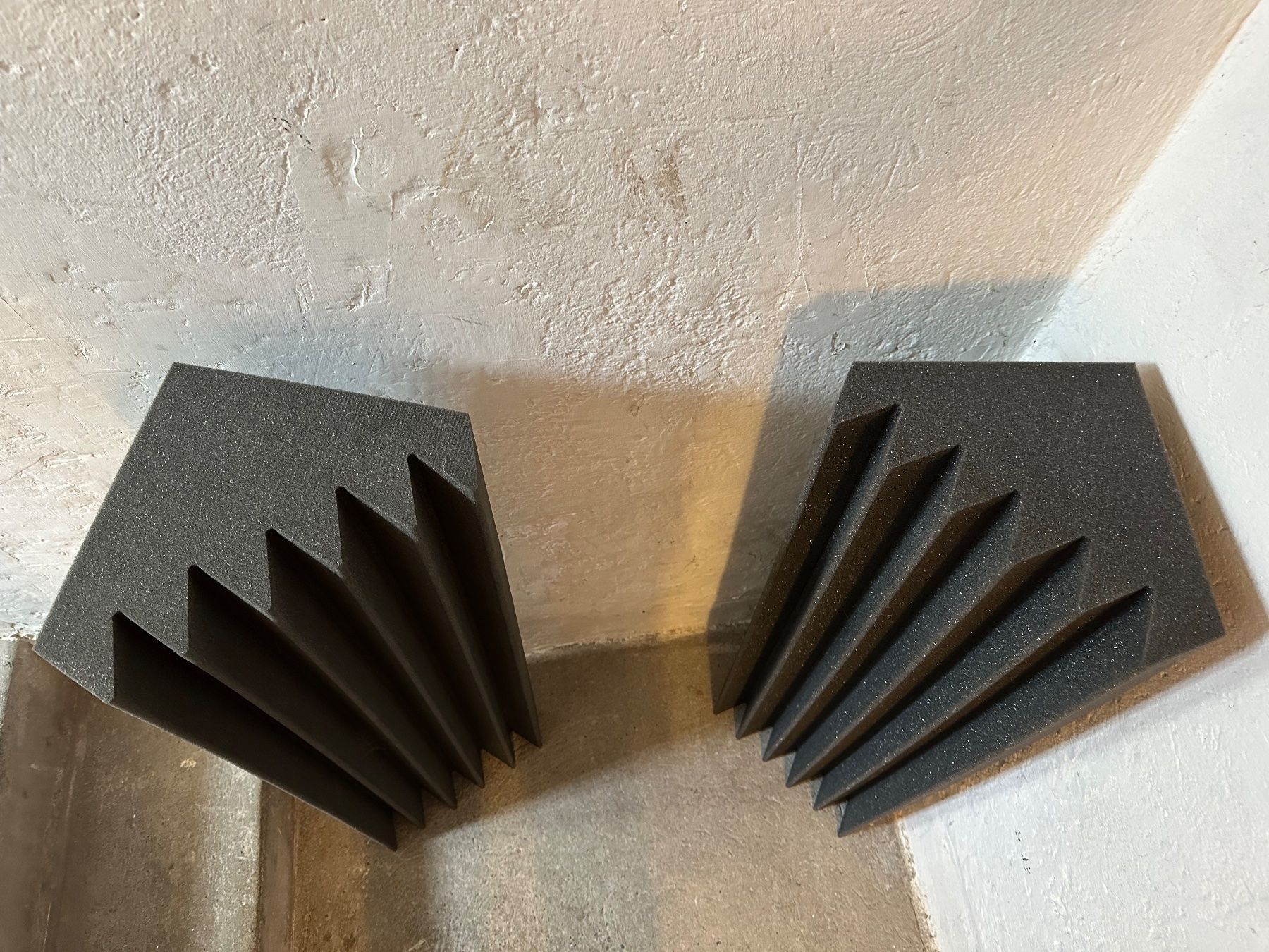Instruments de musique: Bass Traps TOP PU EWOS – D'occasion à fribourg par gatoa 1