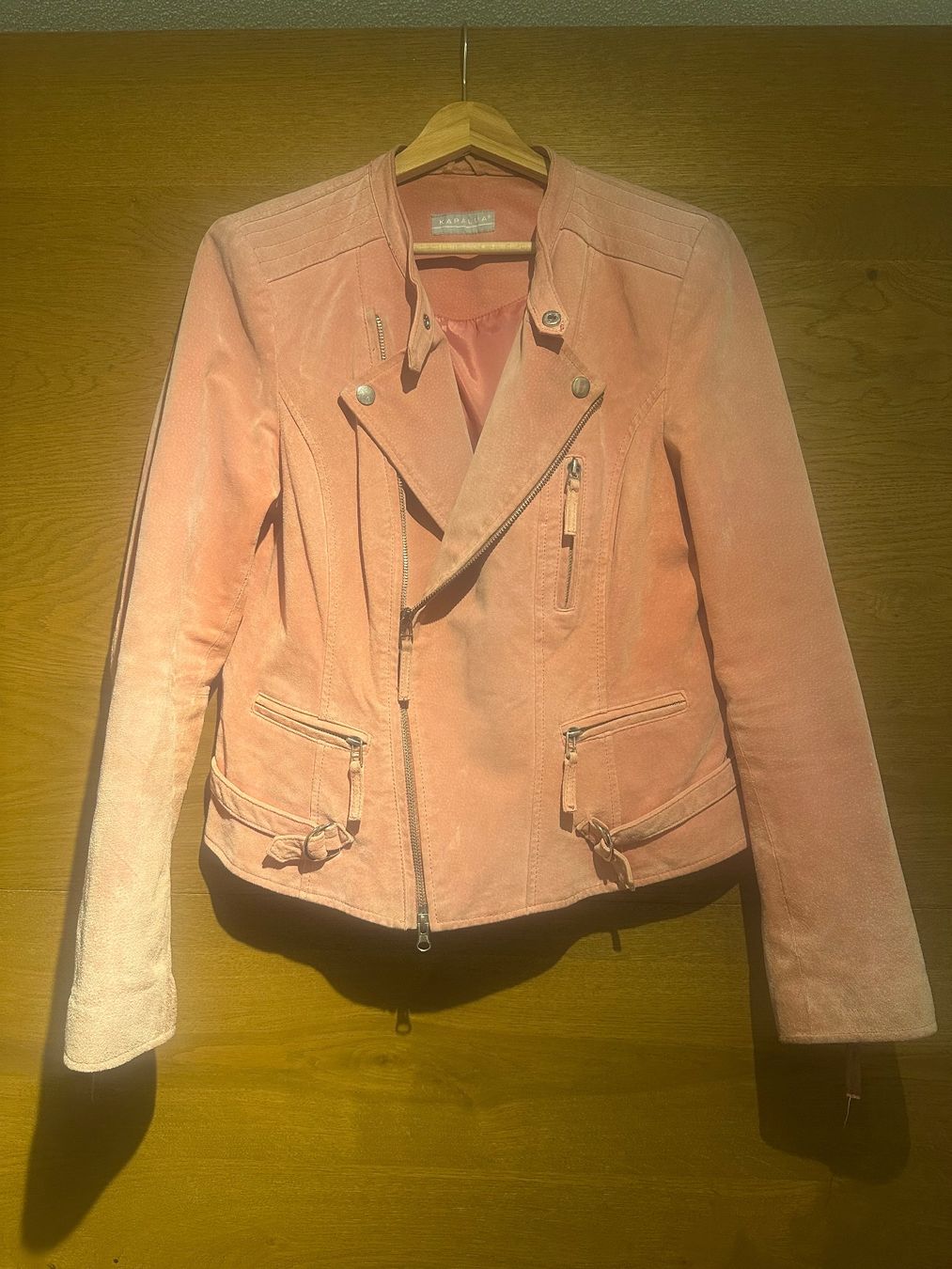 Giacche: feminine hellrosa Lederjacke/ Bikerjacke – Usato da Boll venduto da Ha-Se