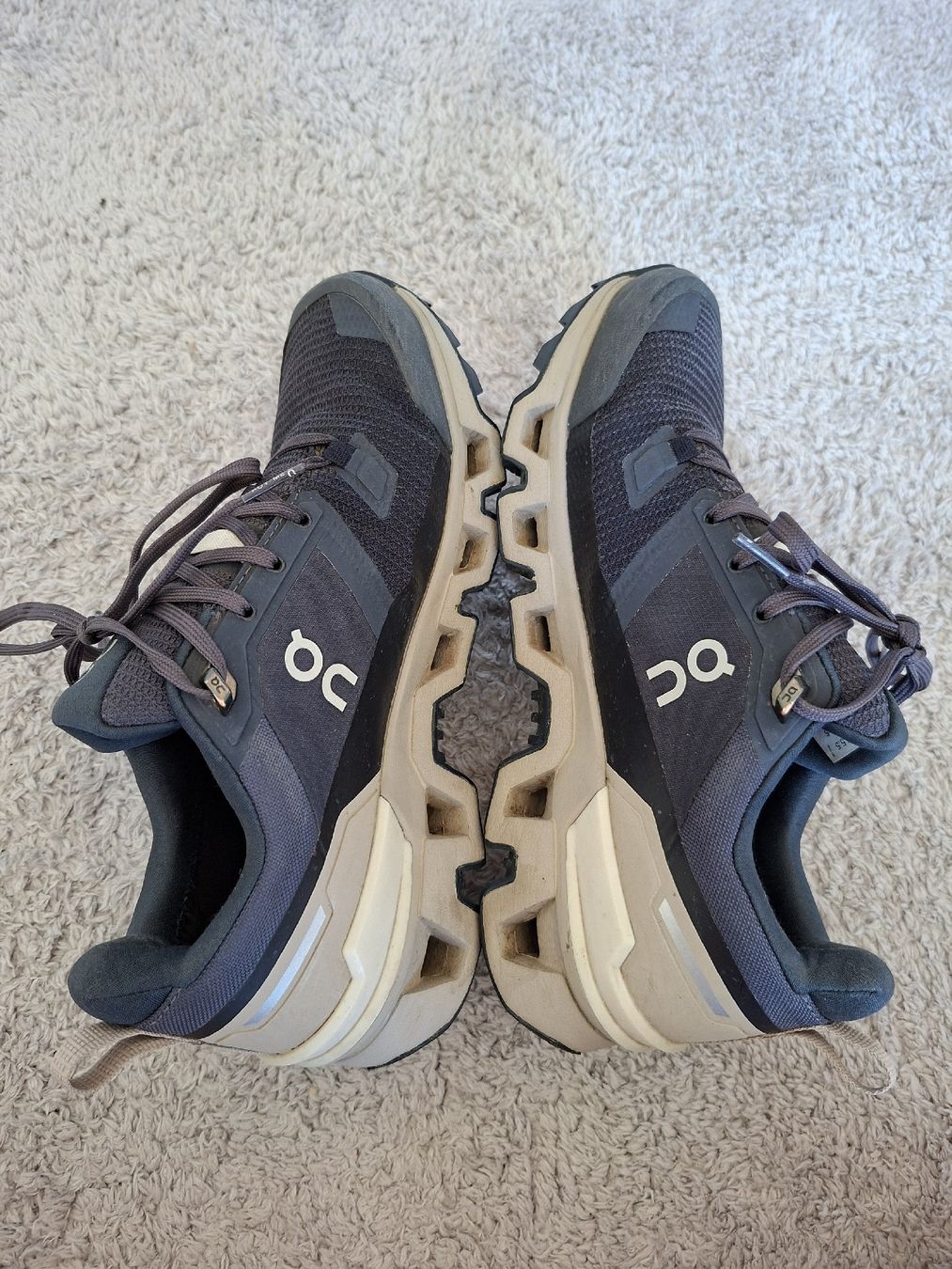 On Scarpe da donna: Chaussures On Cloudwander Waterproof gris taille 38.5 – Usato da Renens VD venduto da ser_j2fn 1