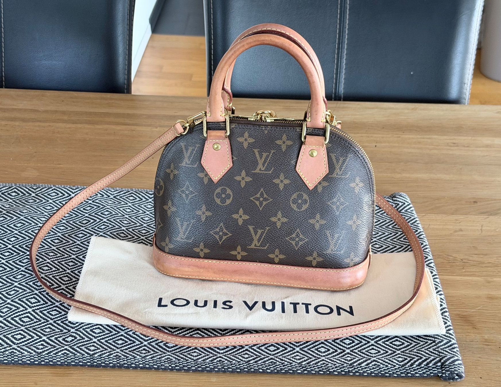Louis Vuitton Taschen für Damen: Louis Vuitton Alma BB – Gebraucht aus Reinach AG von RobbisB 4